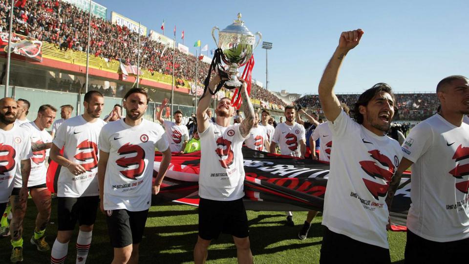 Il 2017 del Foggia e la Serie B come riscatto sociale Il 2017 del Foggia e la Serie B come riscatto sociale